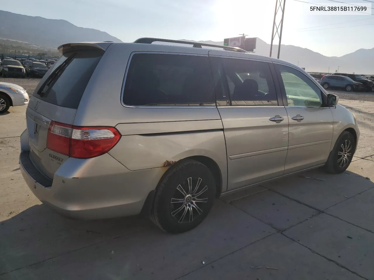 2005 Honda Odyssey Touring VIN: 5FNRL38815B117699 Lot: 76335174