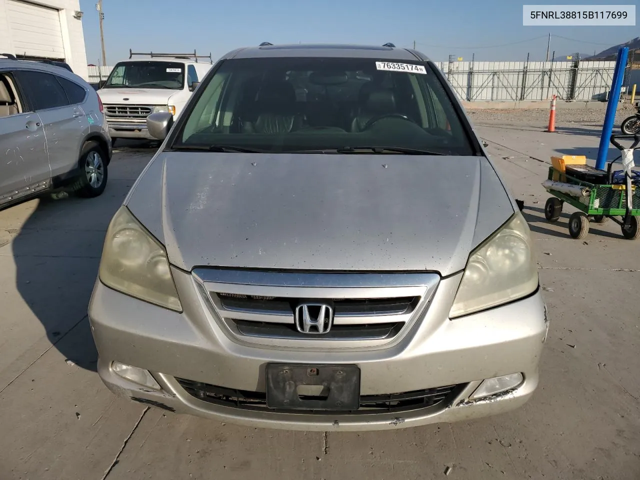 2005 Honda Odyssey Touring VIN: 5FNRL38815B117699 Lot: 76335174