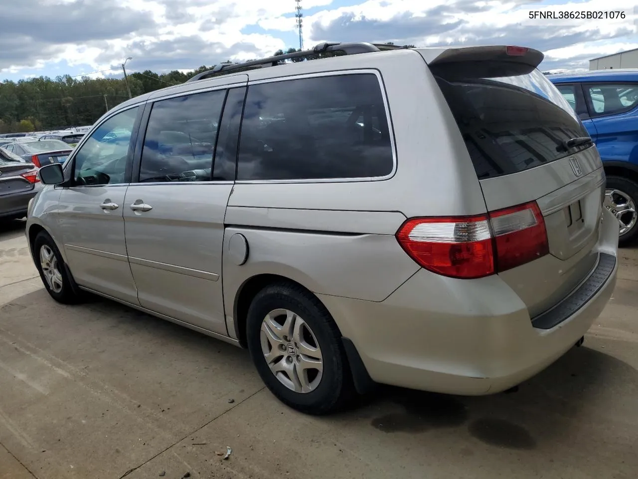 5FNRL38625B021076 2005 Honda Odyssey Exl