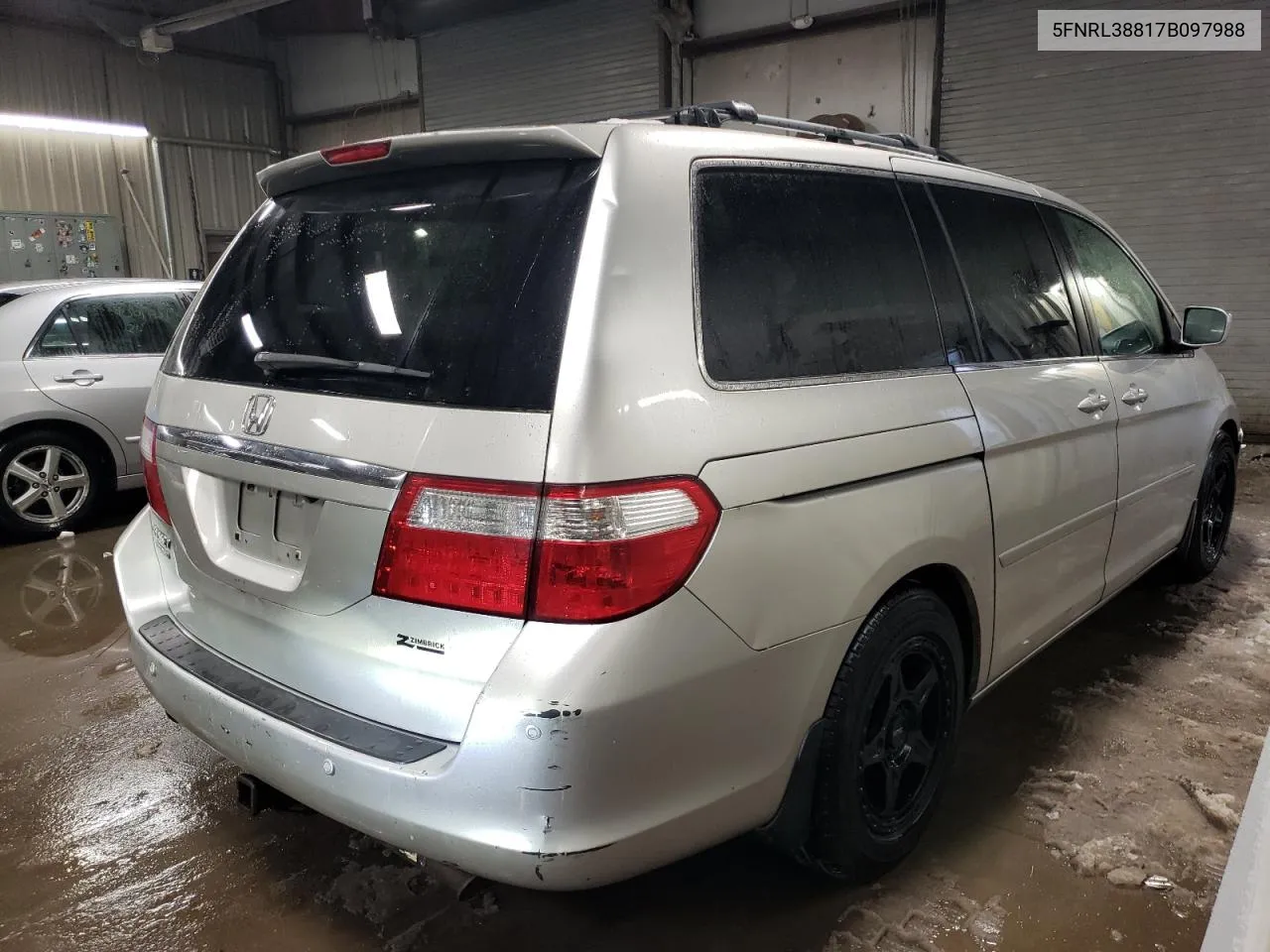 2007 Honda Odyssey Touring VIN: 5FNRL38817B097988 Lot: 38708054