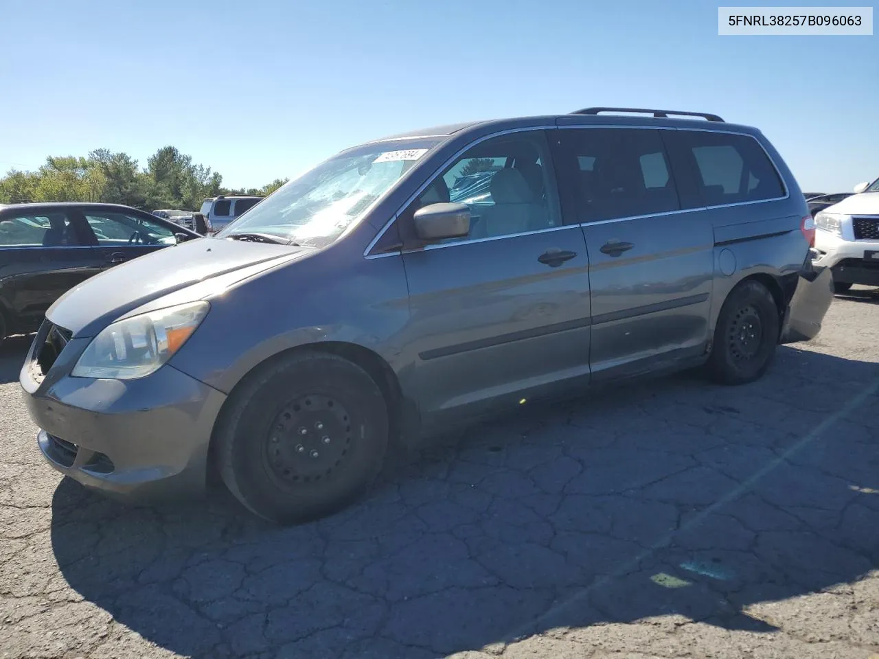 2007 Honda Odyssey Lx VIN: 5FNRL38257B096063 Lot: 74967694