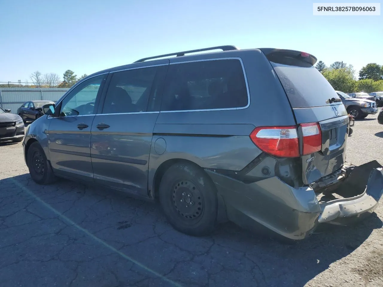 2007 Honda Odyssey Lx VIN: 5FNRL38257B096063 Lot: 74967694