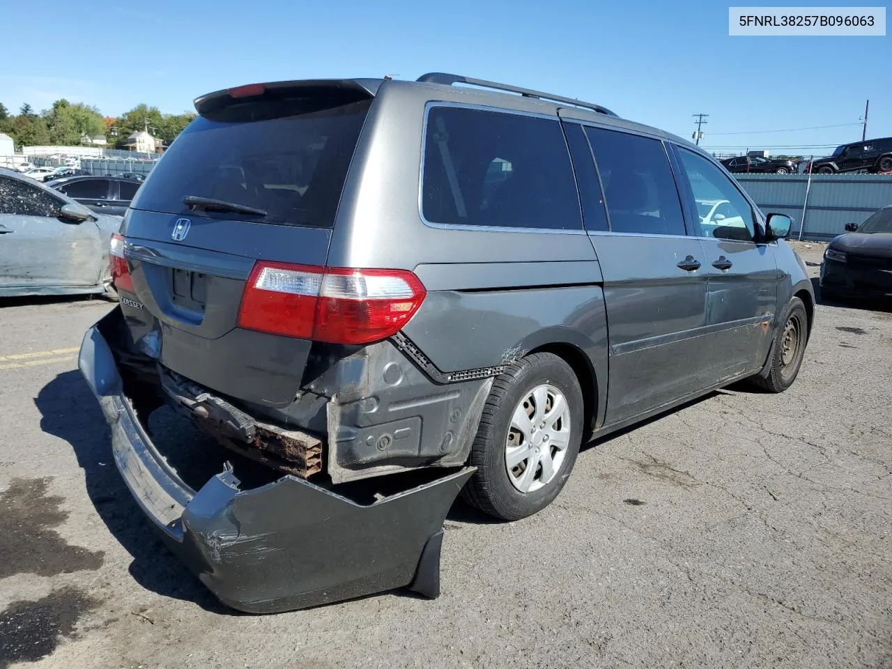 2007 Honda Odyssey Lx VIN: 5FNRL38257B096063 Lot: 74967694