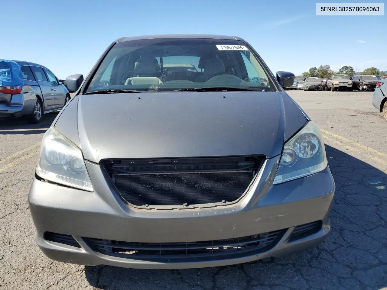 2007 Honda Odyssey Lx VIN: 5FNRL38257B096063 Lot: 74967694