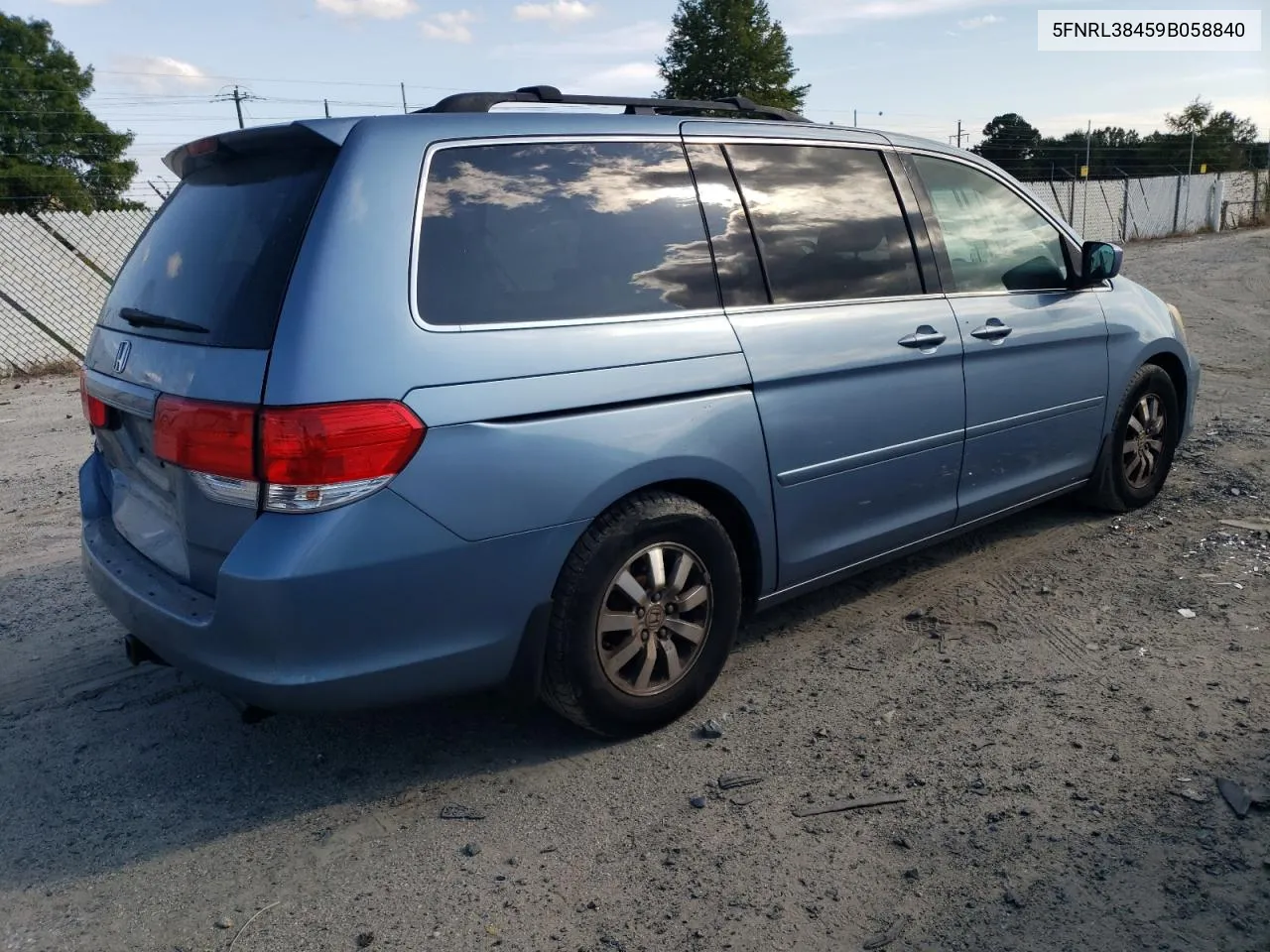 2009 Honda Odyssey Ex VIN: 5FNRL38459B058840 Lot: 69790324