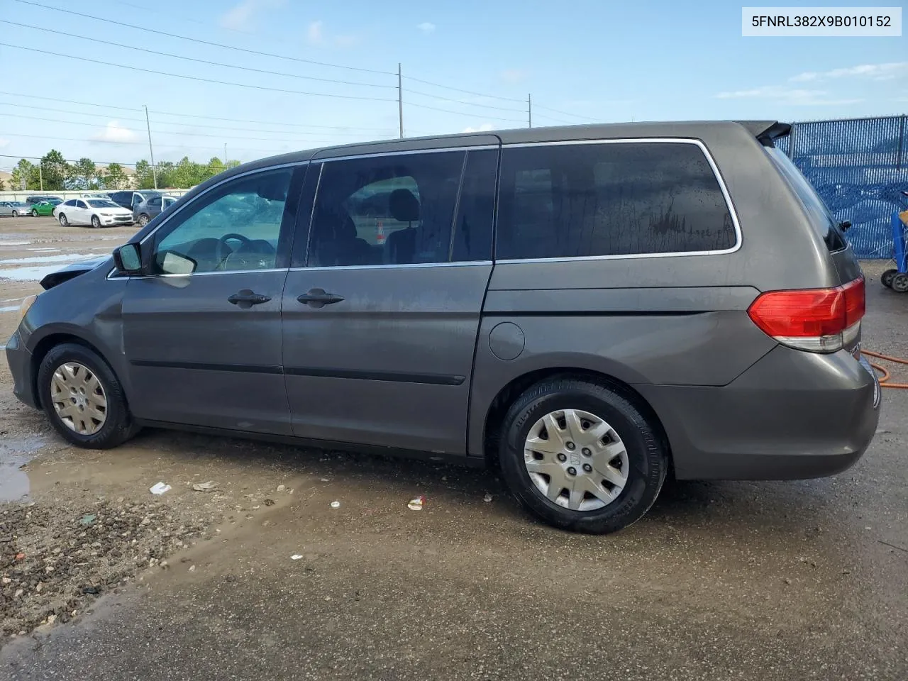 5FNRL382X9B010152 2009 Honda Odyssey Lx