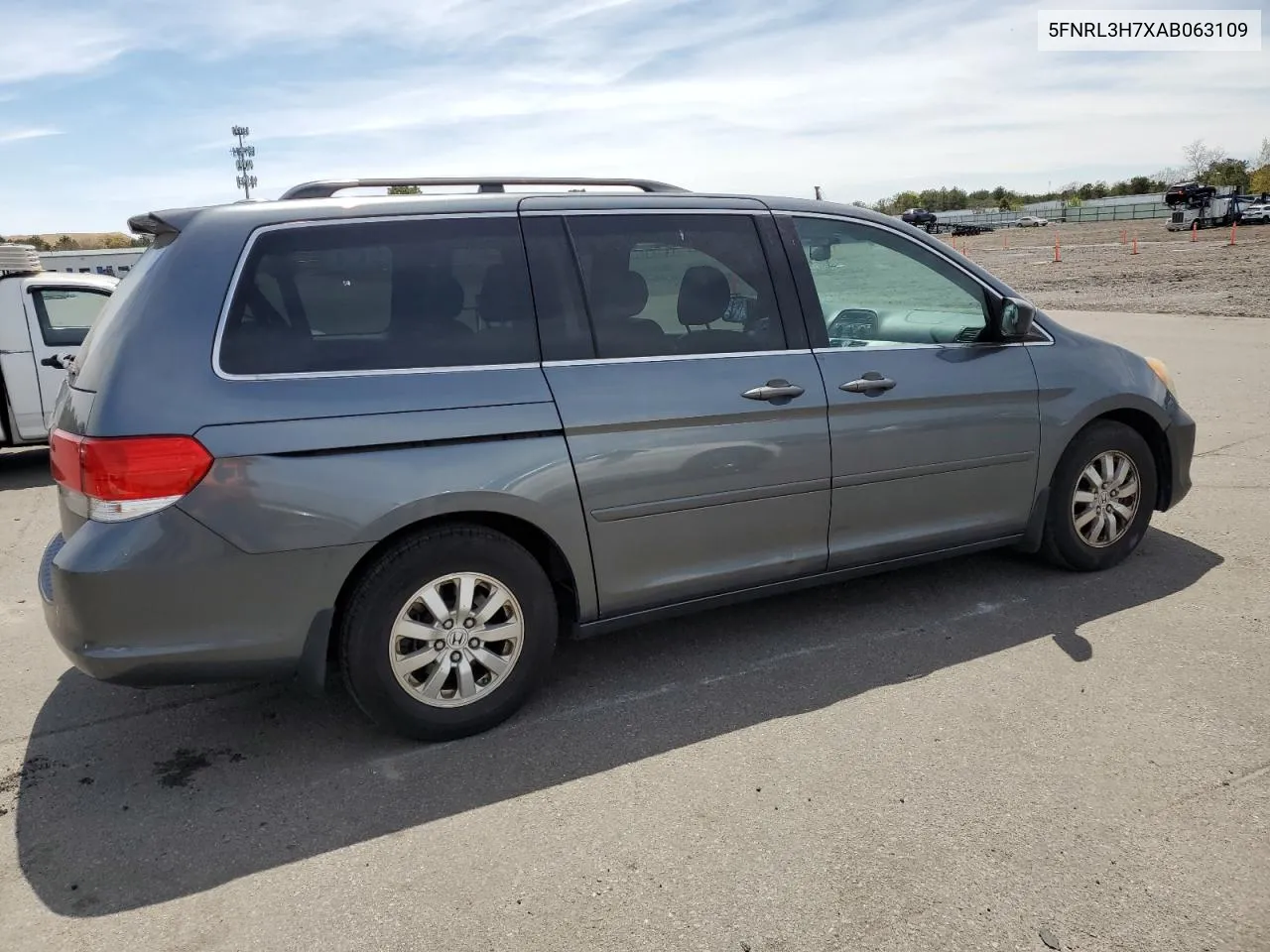 5FNRL3H7XAB063109 2010 Honda Odyssey Exl