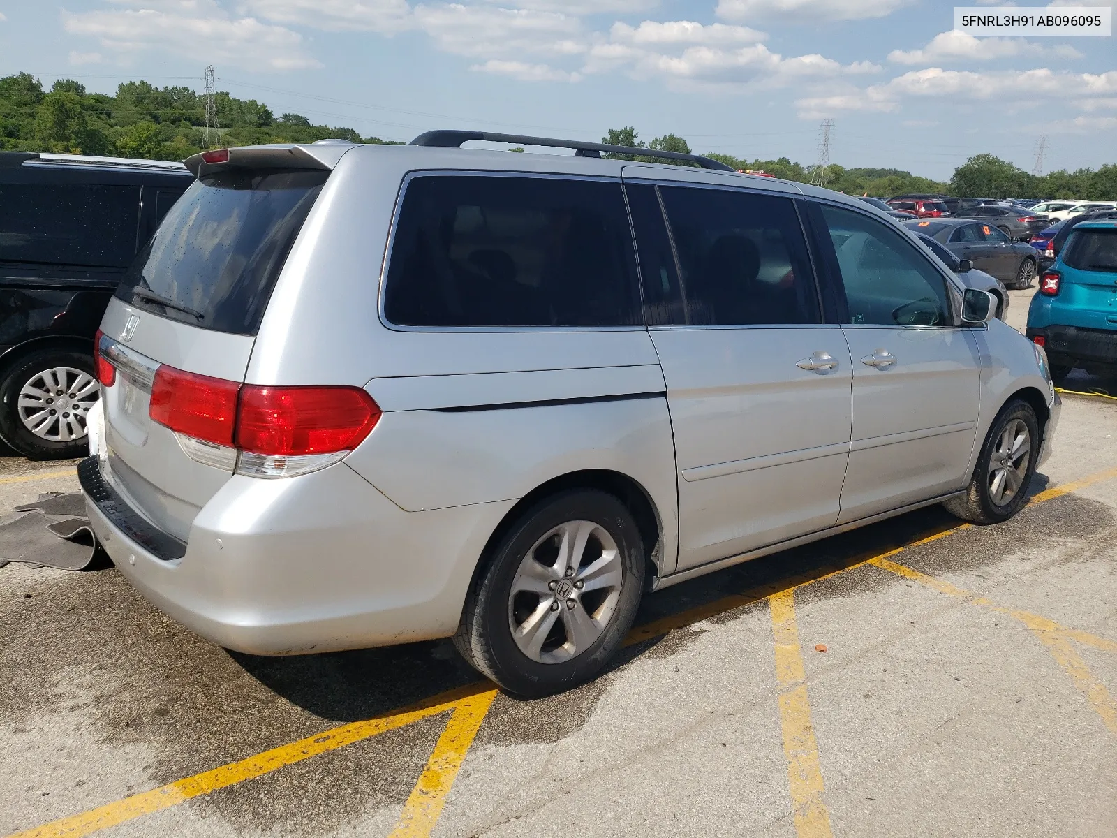 2010 Honda Odyssey Touring VIN: 5FNRL3H91AB096095 Lot: 63110084