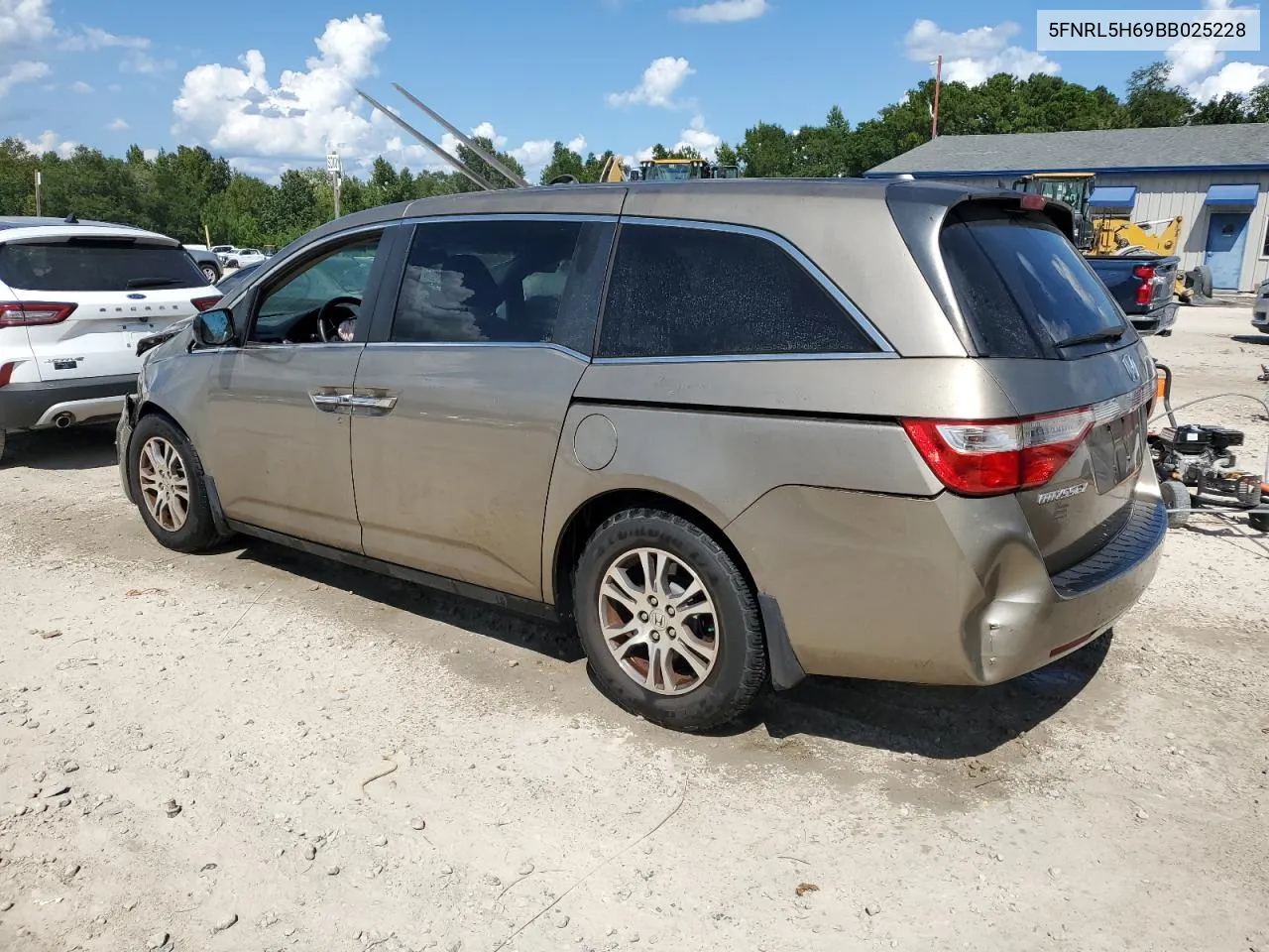 5FNRL5H69BB025228 2011 Honda Odyssey Exl