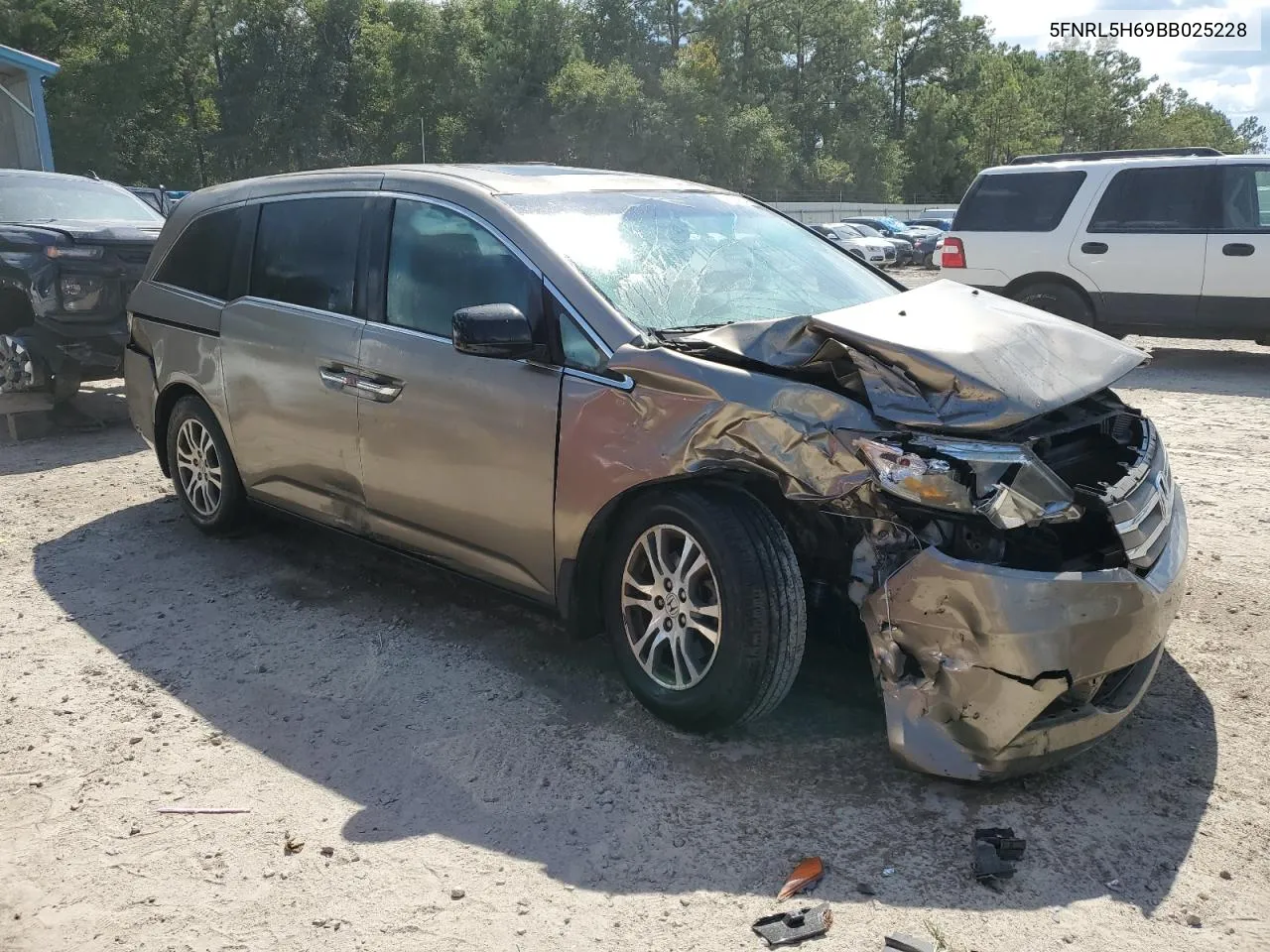 2011 Honda Odyssey Exl VIN: 5FNRL5H69BB025228 Lot: 69234724