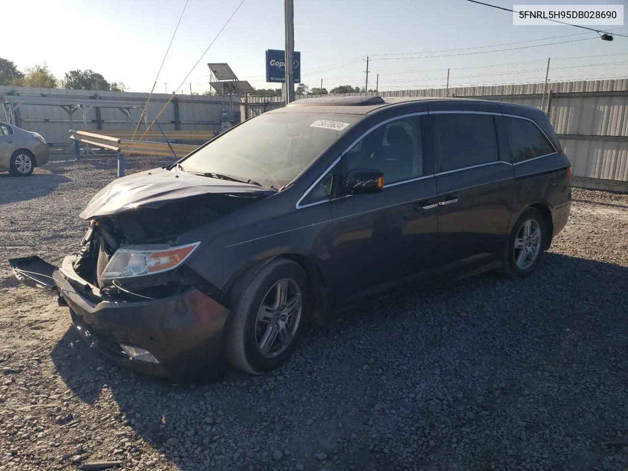 2013 Honda Odyssey Touring VIN: 5FNRL5H95DB028690 Lot: 75670634