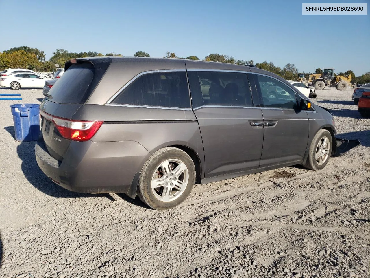 2013 Honda Odyssey Touring VIN: 5FNRL5H95DB028690 Lot: 75670634