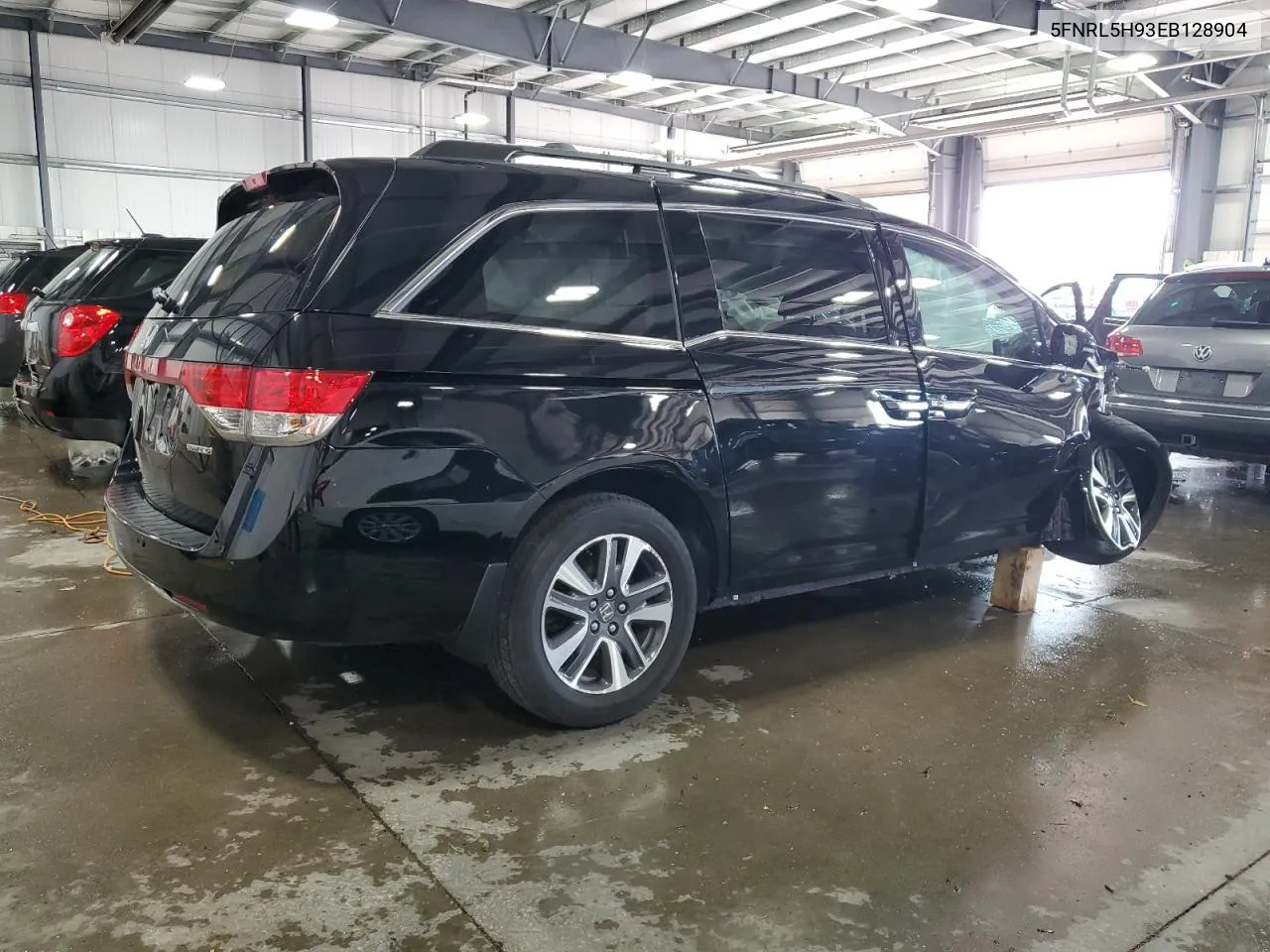 2014 Honda Odyssey Touring VIN: 5FNRL5H93EB128904 Lot: 69867534