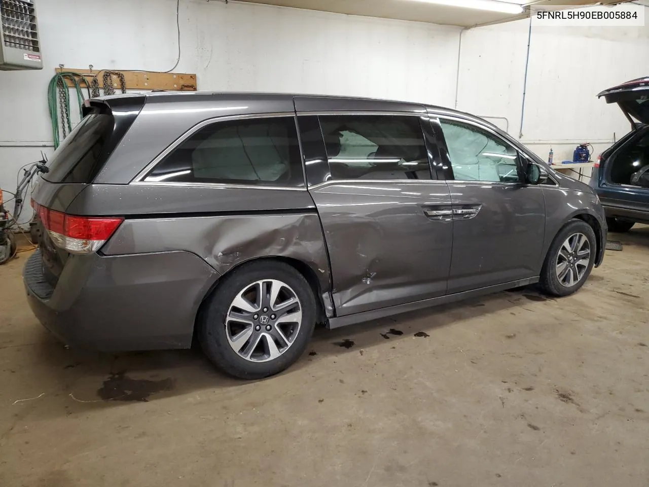 2014 Honda Odyssey Touring VIN: 5FNRL5H90EB005884 Lot: 79234934