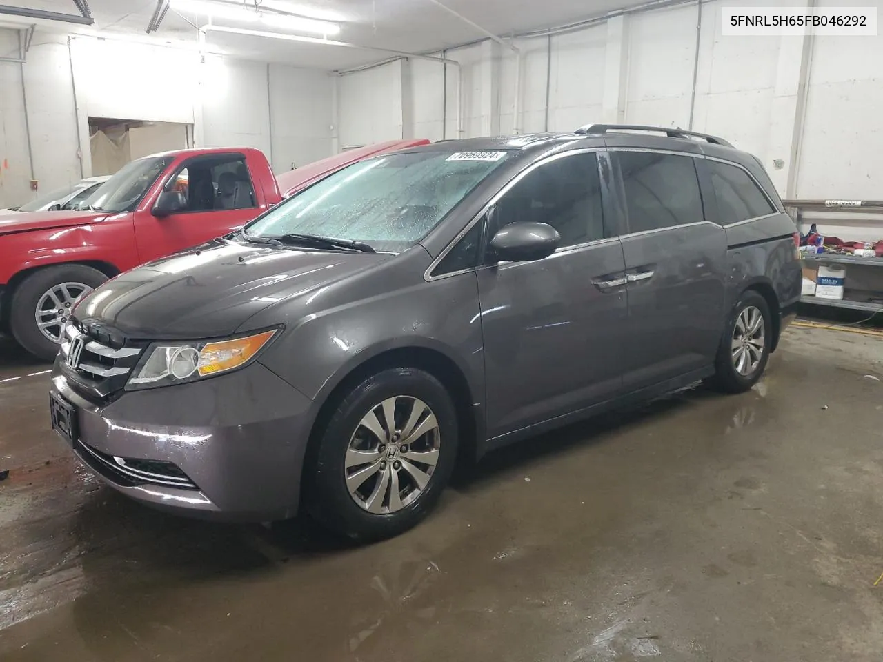 2015 Honda Odyssey Exl VIN: 5FNRL5H65FB046292 Lot: 70969924