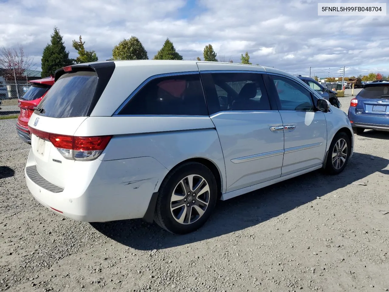 2015 Honda Odyssey Touring VIN: 5FNRL5H99FB048704 Lot: 74593654