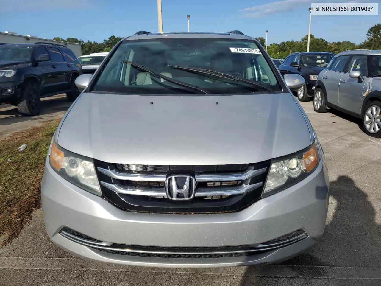 5FNRL5H66FB019084 2015 Honda Odyssey Exl