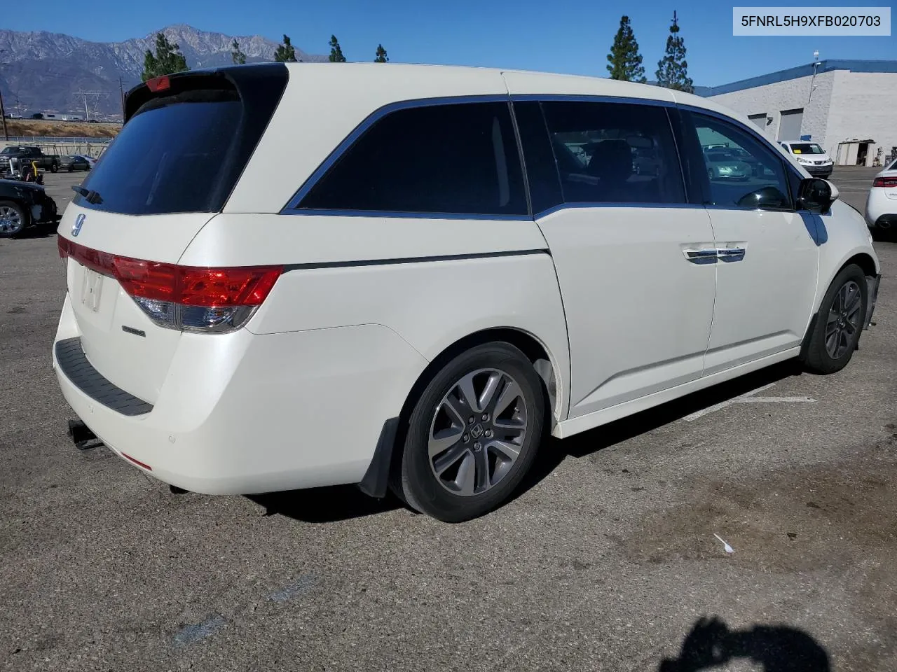 2015 Honda Odyssey Touring VIN: 5FNRL5H9XFB020703 Lot: 79869294