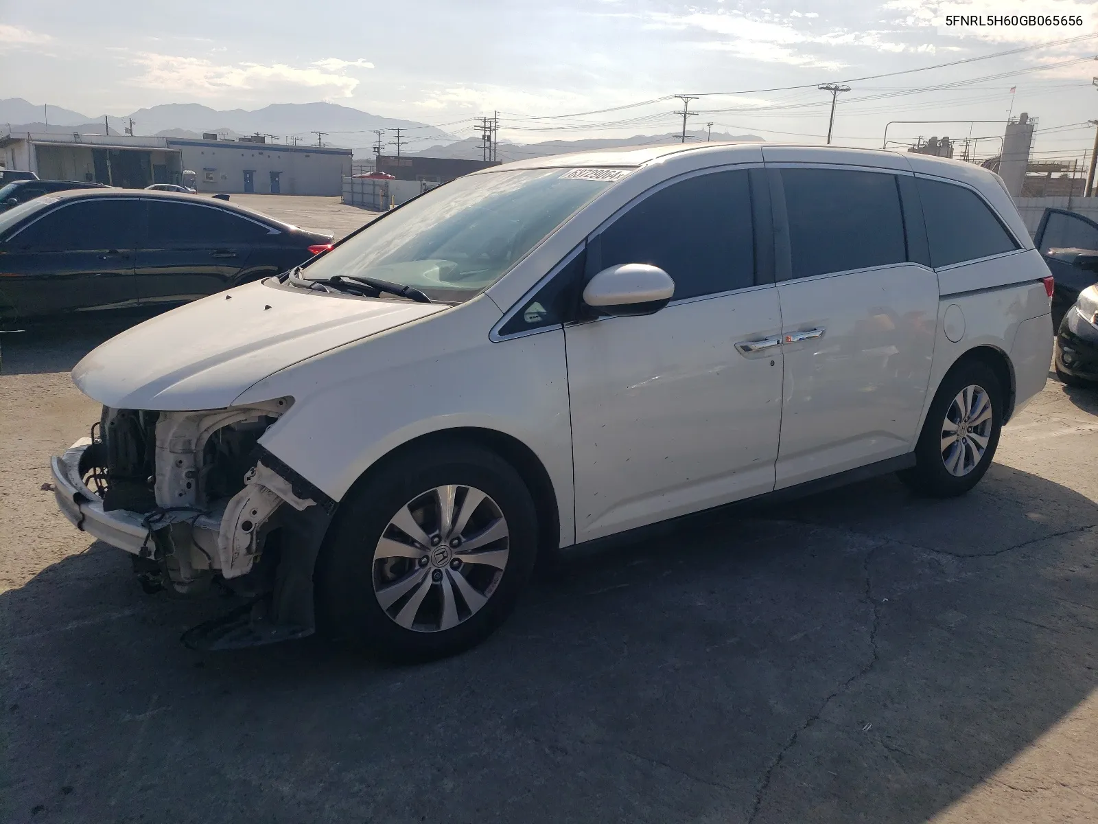 5FNRL5H60GB065656 2016 Honda Odyssey Exl