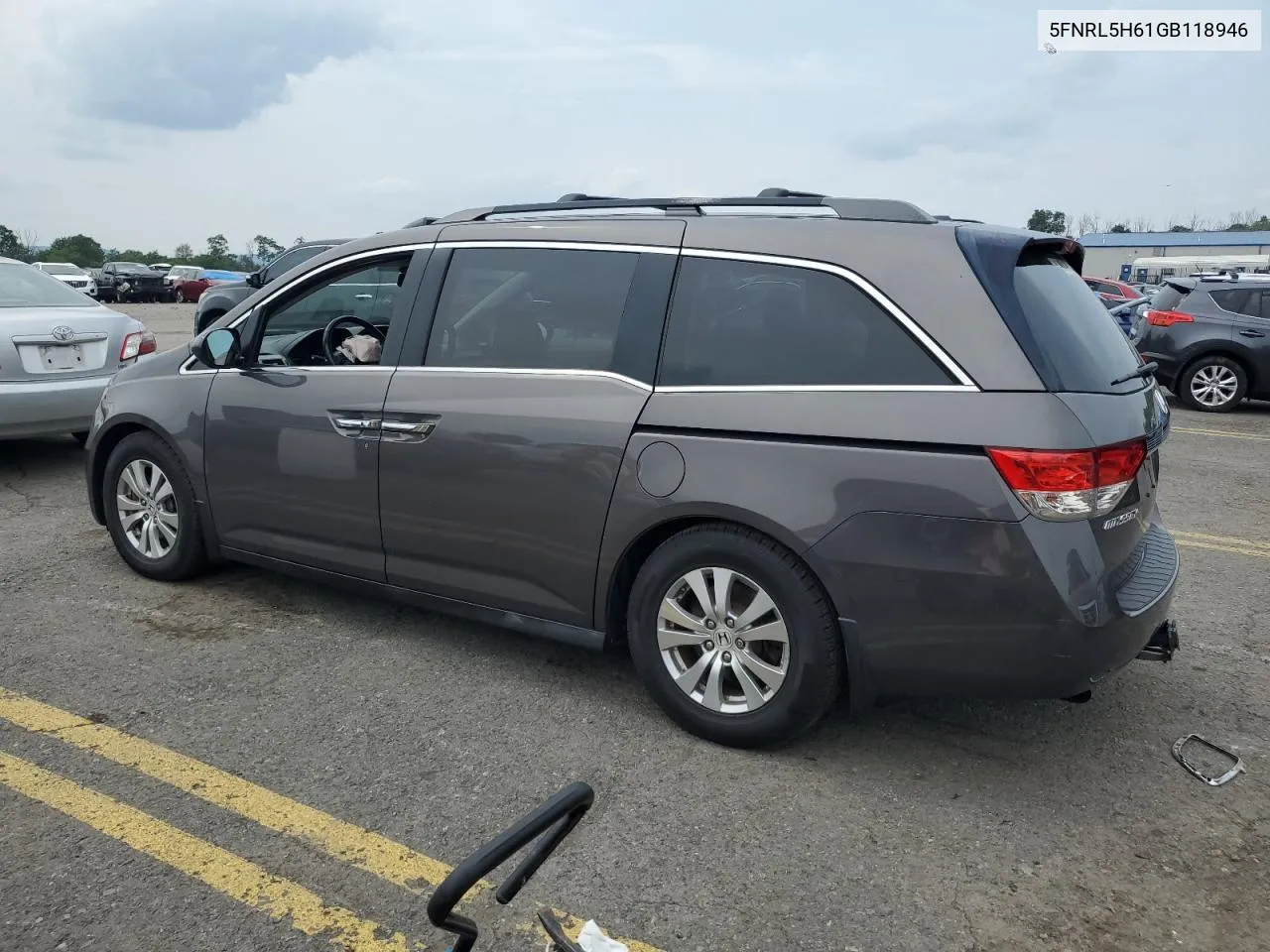 5FNRL5H61GB118946 2016 Honda Odyssey Exl