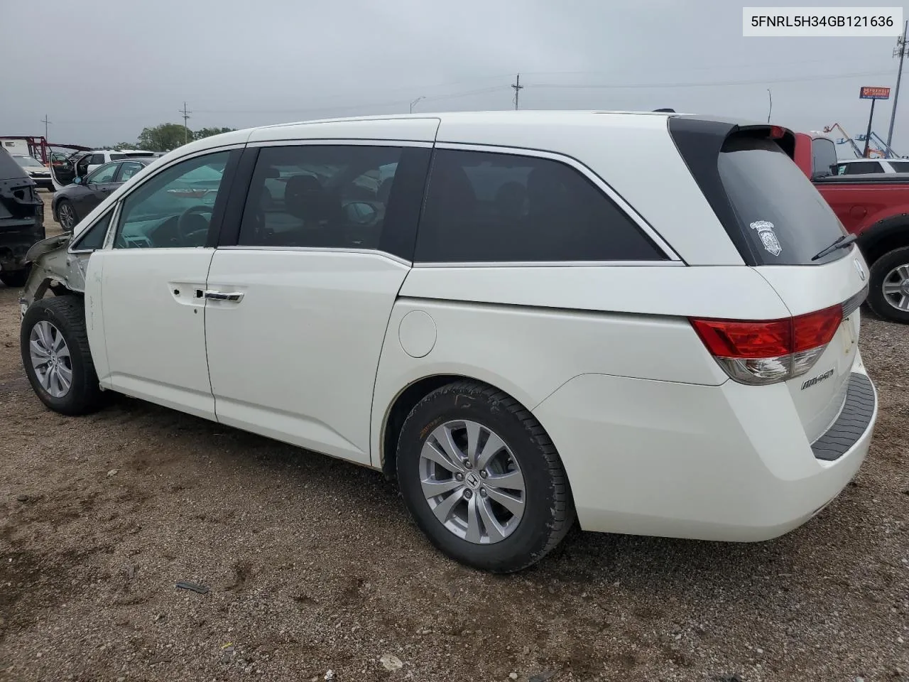 5FNRL5H34GB121636 2016 Honda Odyssey Se