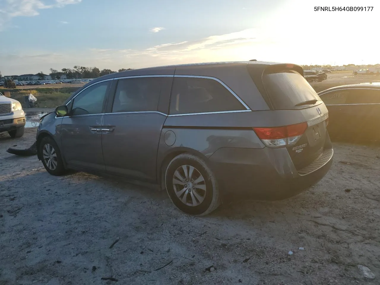 5FNRL5H64GB099177 2016 Honda Odyssey Exl