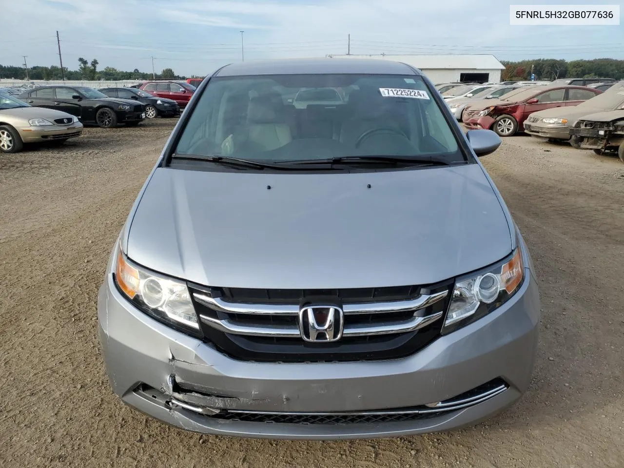 5FNRL5H32GB077636 2016 Honda Odyssey Se