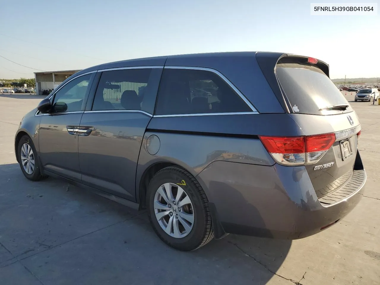 5FNRL5H39GB041054 2016 Honda Odyssey Se