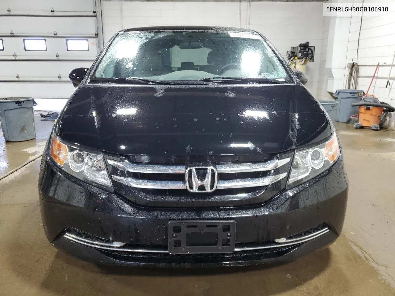 5FNRL5H30GB106910 2016 Honda Odyssey Se