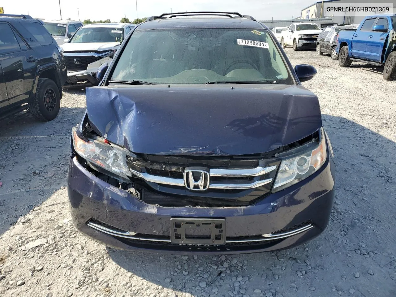 5FNRL5H66HB021369 2017 Honda Odyssey Exl