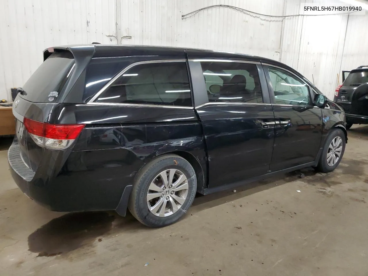 5FNRL5H67HB019940 2017 Honda Odyssey Exl