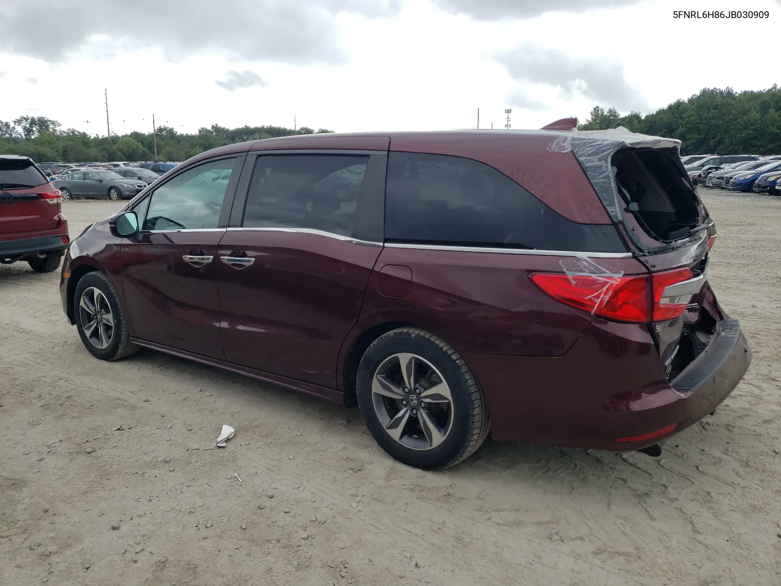 2018 Honda Odyssey Touring VIN: 5FNRL6H86JB030909 Lot: 63302364