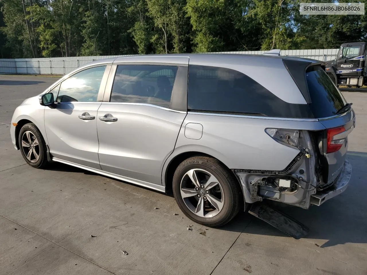 2018 Honda Odyssey Touring VIN: 5FNRL6H86JB068026 Lot: 69464164