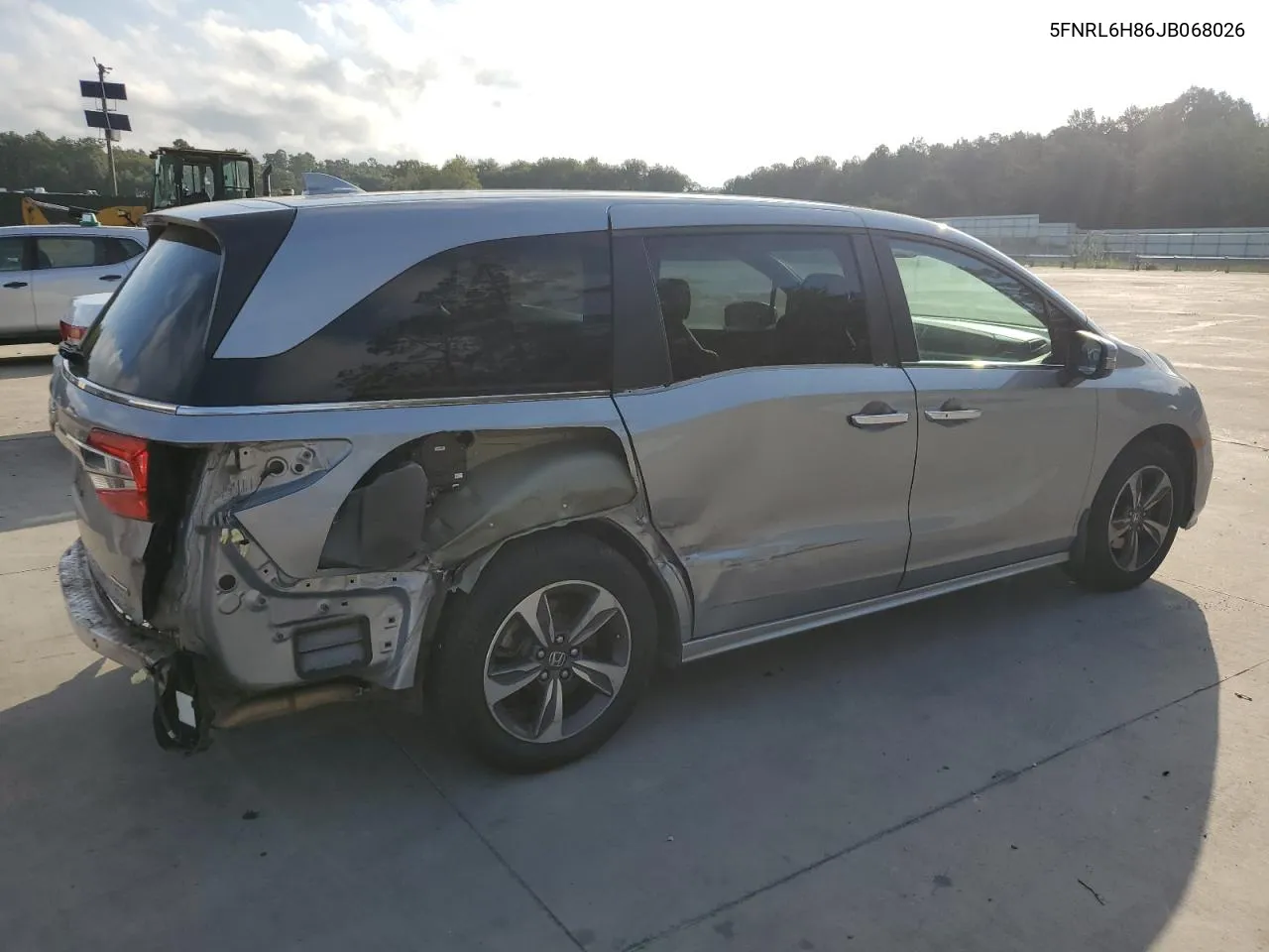 2018 Honda Odyssey Touring VIN: 5FNRL6H86JB068026 Lot: 69464164