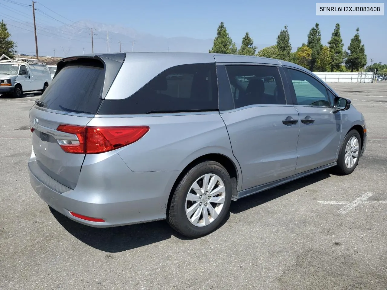 5FNRL6H2XJB083608 2018 Honda Odyssey Lx