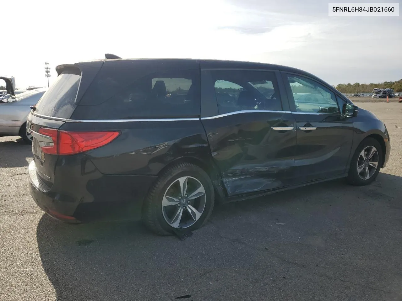 2018 Honda Odyssey Touring VIN: 5FNRL6H84JB021660 Lot: 80261474