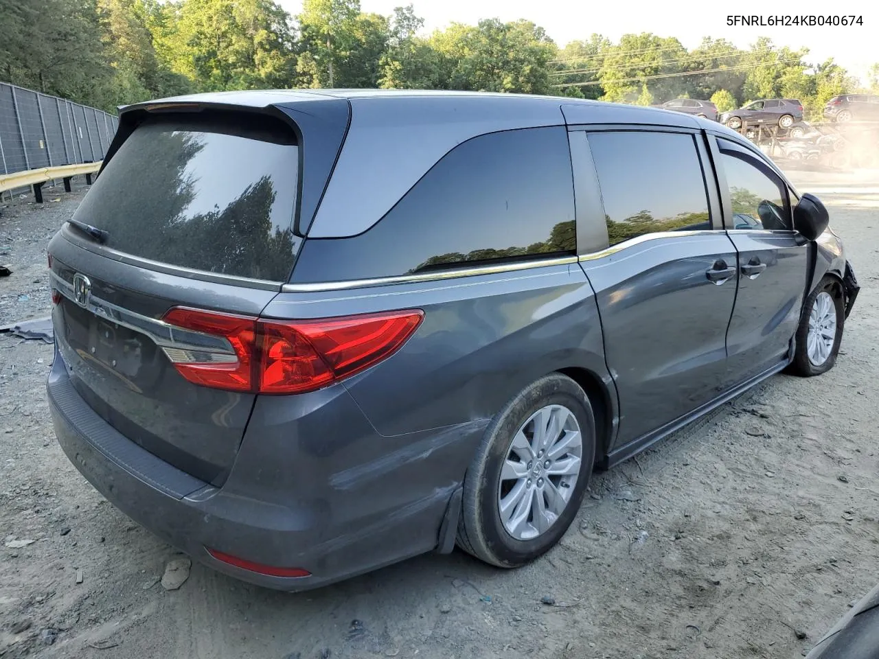 5FNRL6H24KB040674 2019 Honda Odyssey Lx