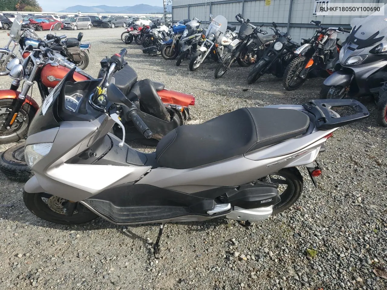 RLHKF1805GY100690 2016 Honda Pcx 150