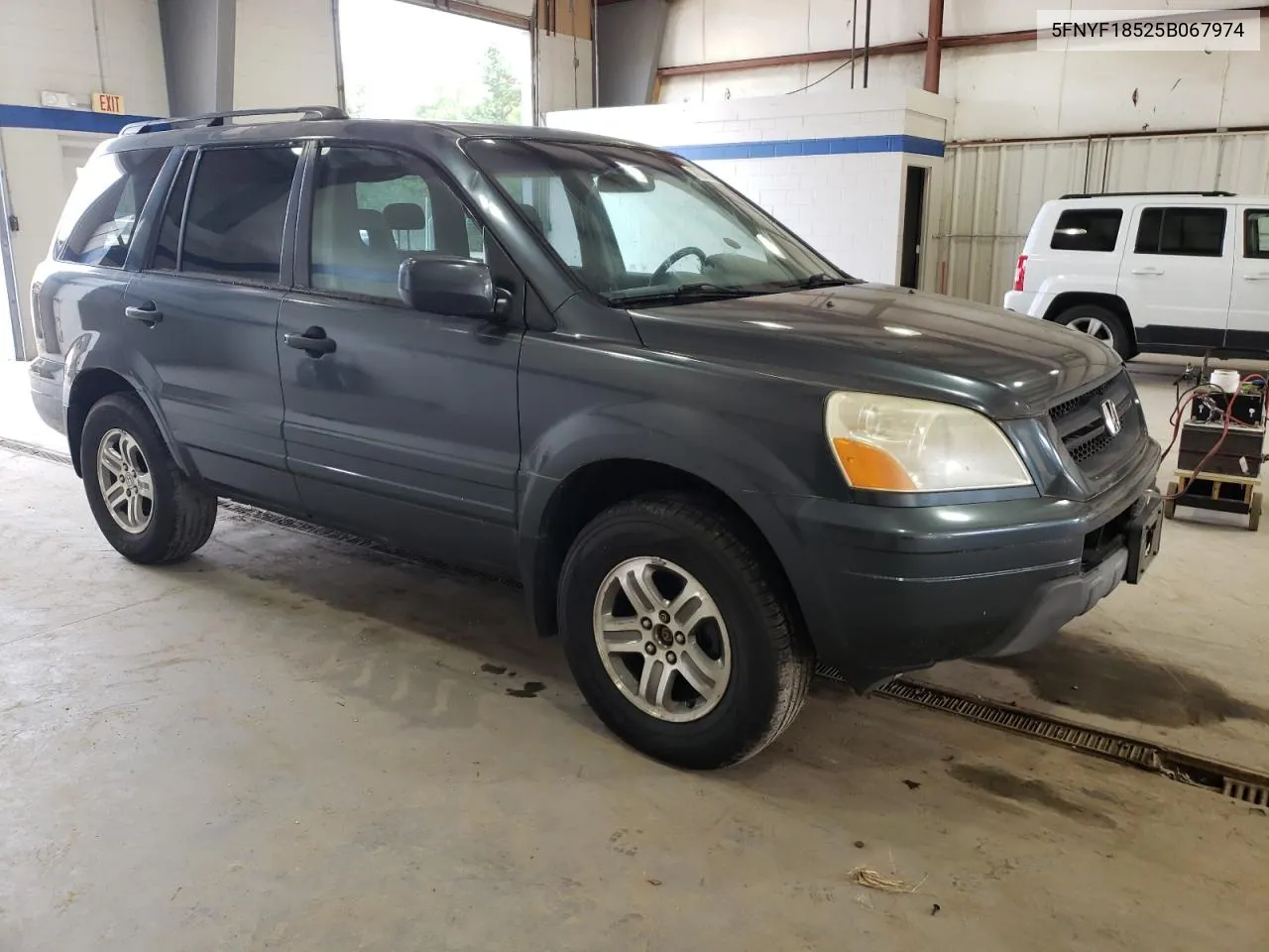 2005 Honda Pilot Exl VIN: 5FNYF18525B067974 Lot: 70205014