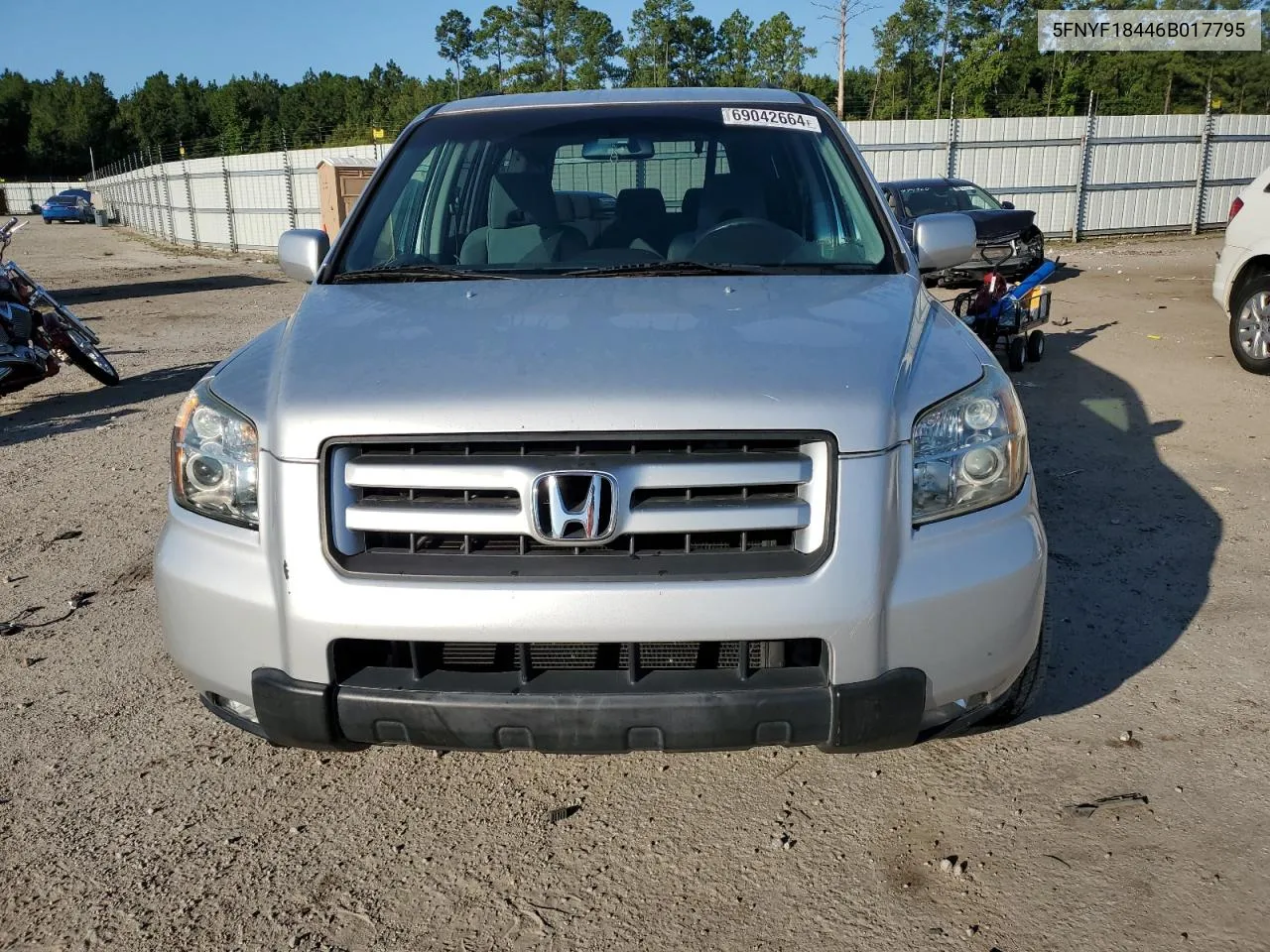 2006 Honda Pilot Ex VIN: 5FNYF18446B017795 Lot: 69042664