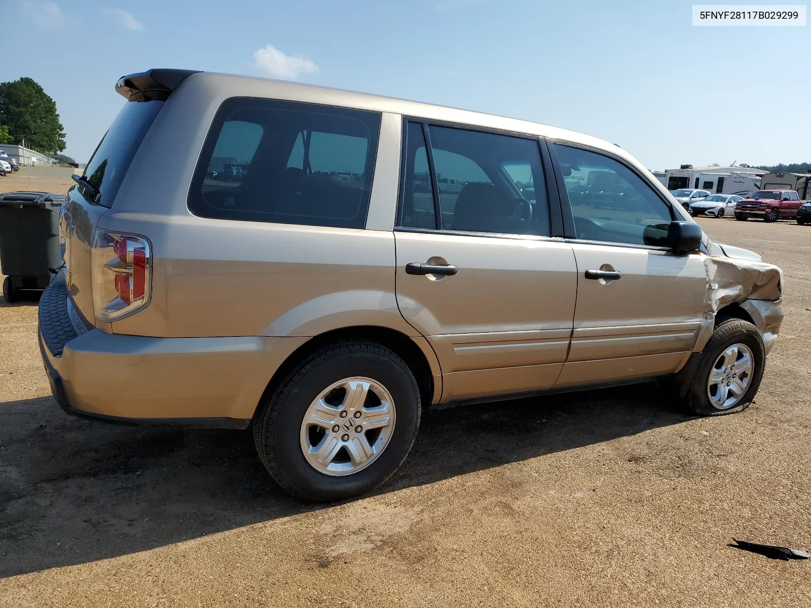 2007 Honda Pilot Lx VIN: 5FNYF28117B029299 Lot: 63862474