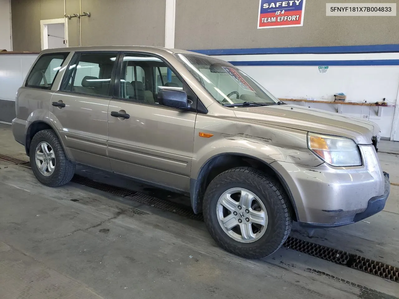 2007 Honda Pilot Lx VIN: 5FNYF181X7B004833 Lot: 76519254