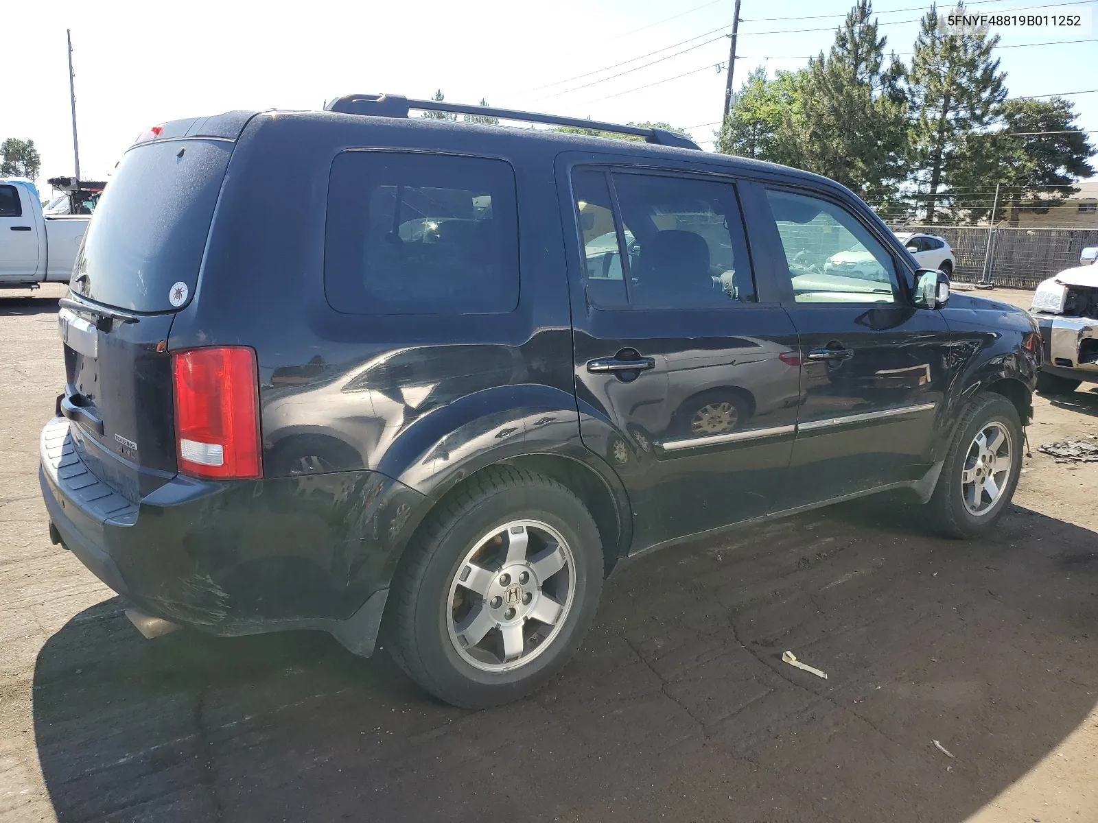 5FNYF48819B011252 2009 Honda Pilot Touring