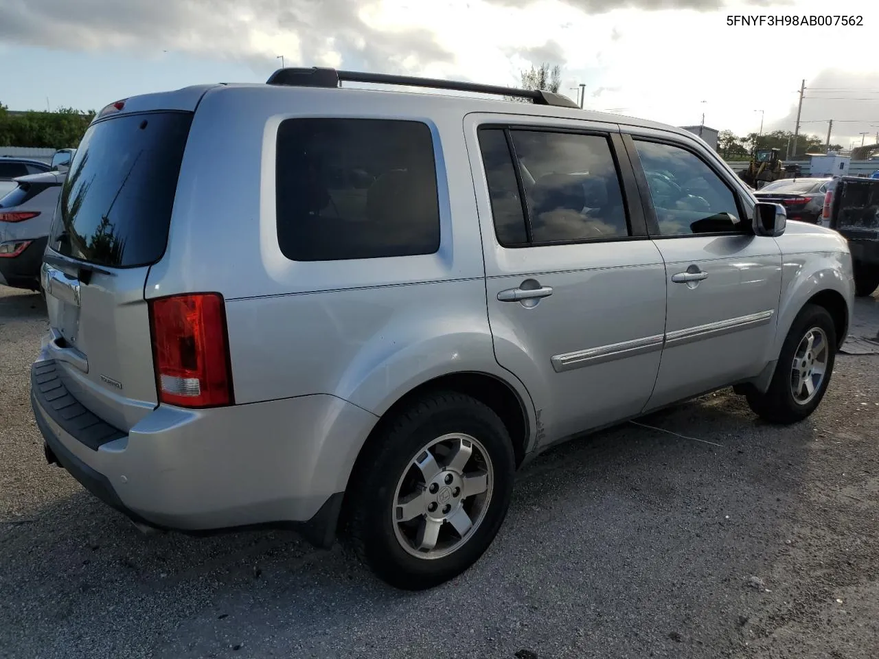 2010 Honda Pilot Touring VIN: 5FNYF3H98AB007562 Lot: 60961234