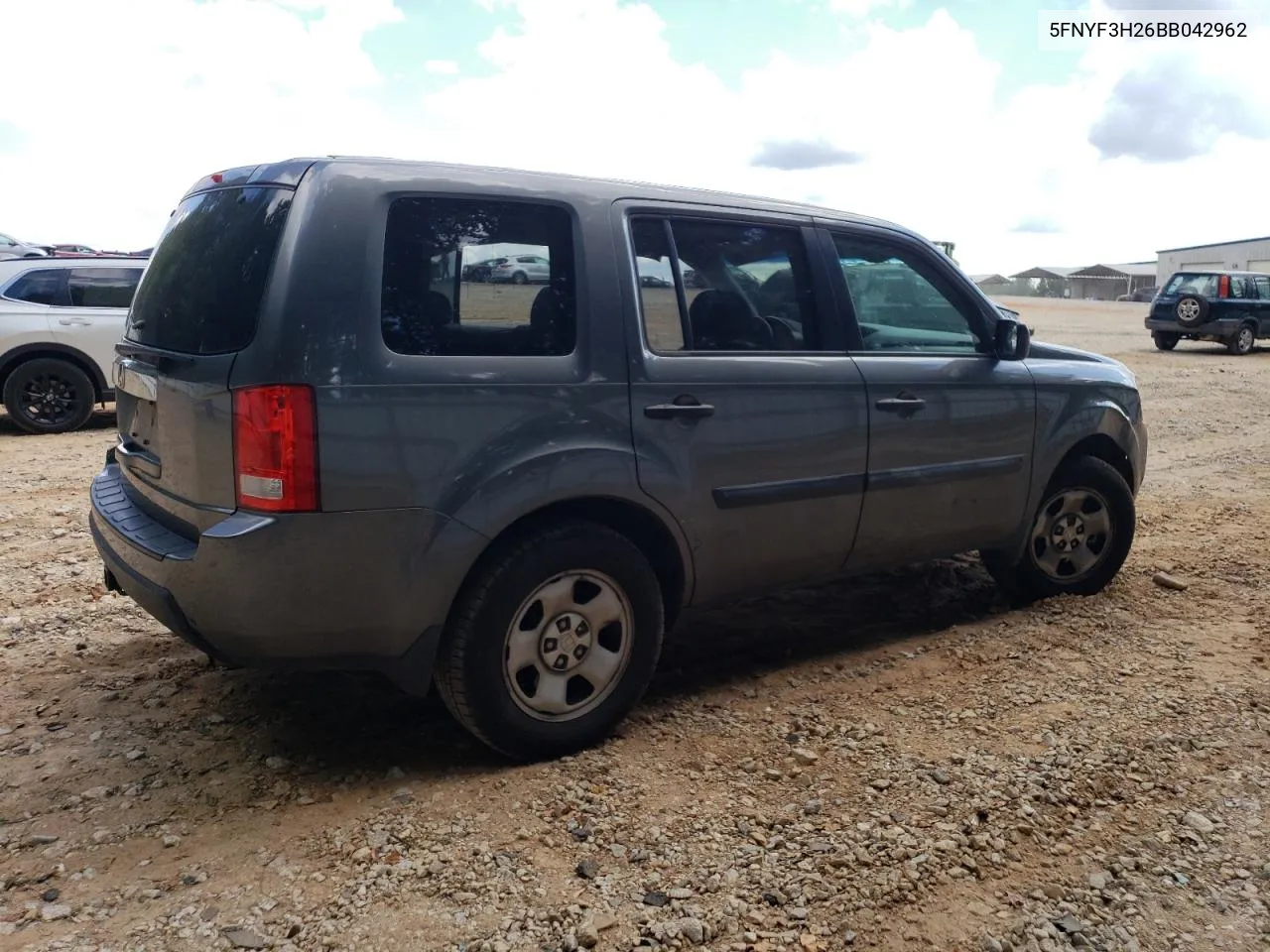 2011 Honda Pilot Lx VIN: 5FNYF3H26BB042962 Lot: 61863644