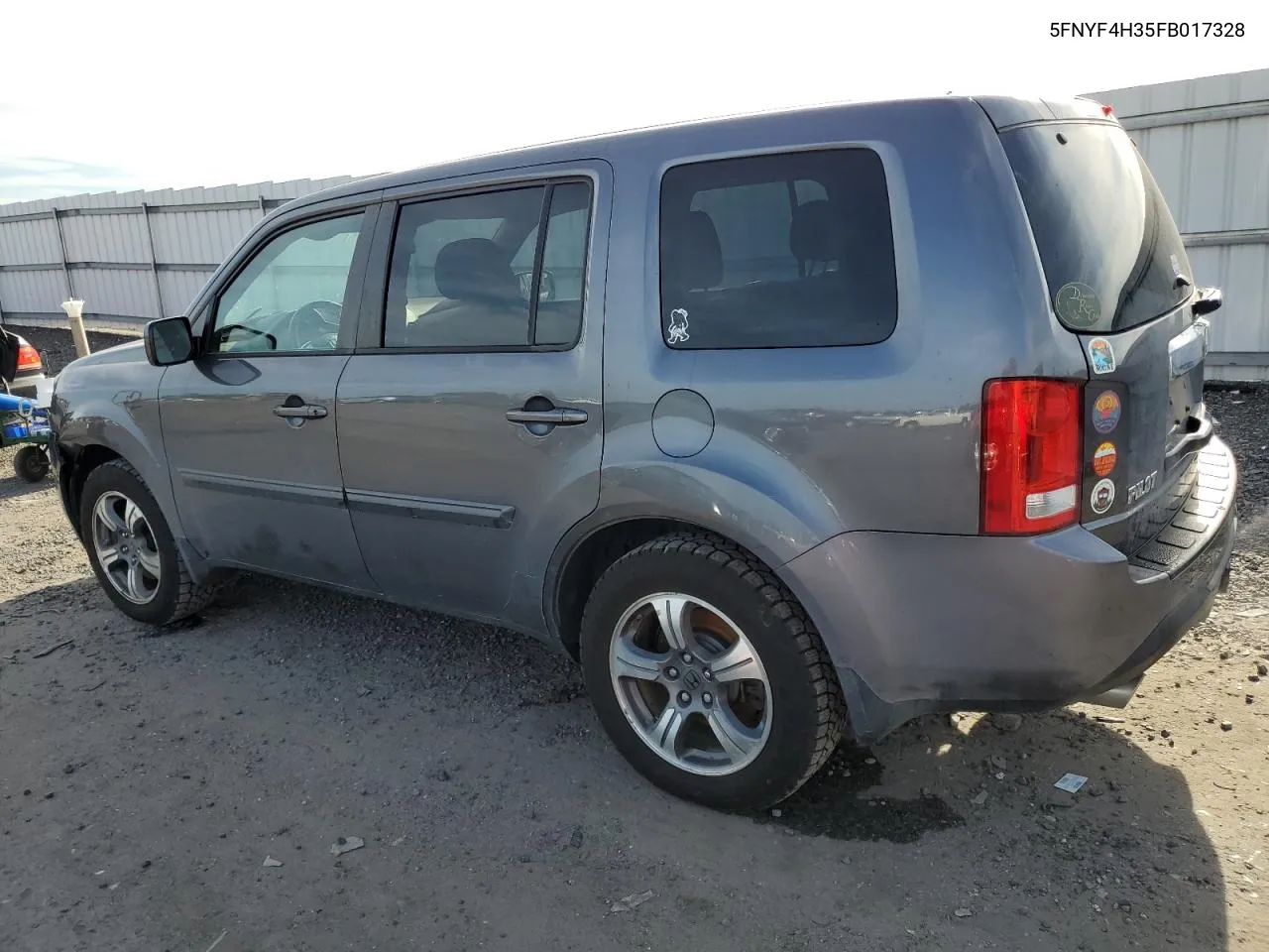 5FNYF4H35FB017328 2015 Honda Pilot Se