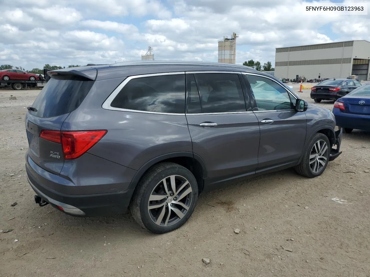 2016 Honda Pilot Elite VIN: 5FNYF6H09GB123963 Lot: 71800344