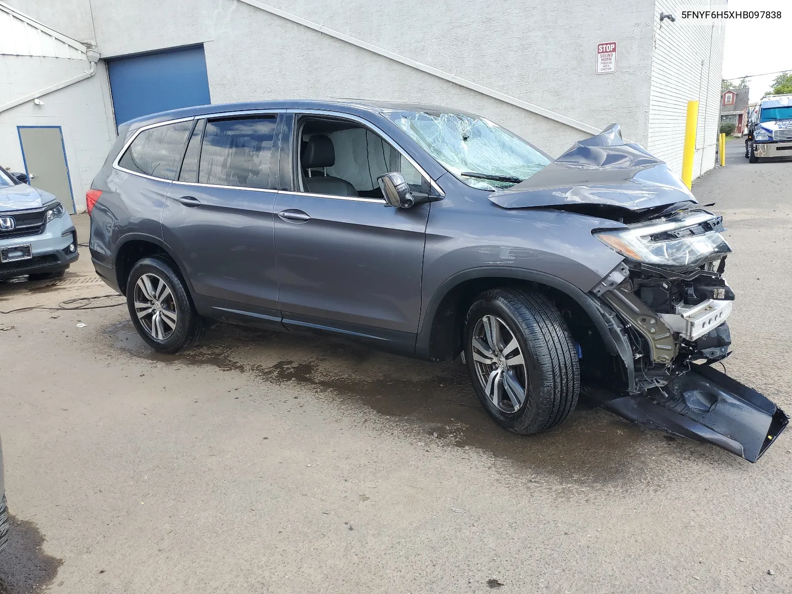 5FNYF6H5XHB097838 2017 Honda Pilot Exl