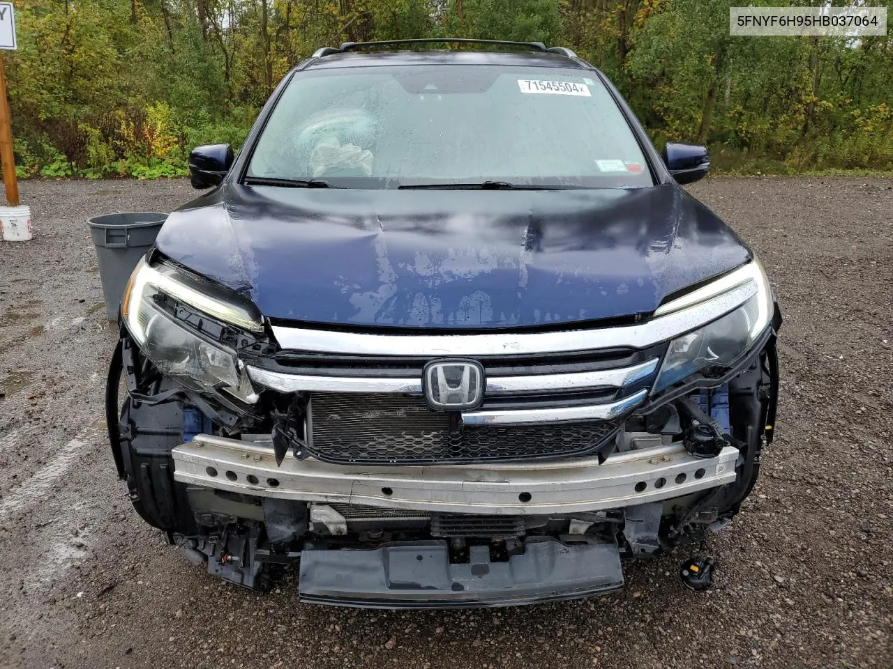 5FNYF6H95HB037064 2017 Honda Pilot Touring