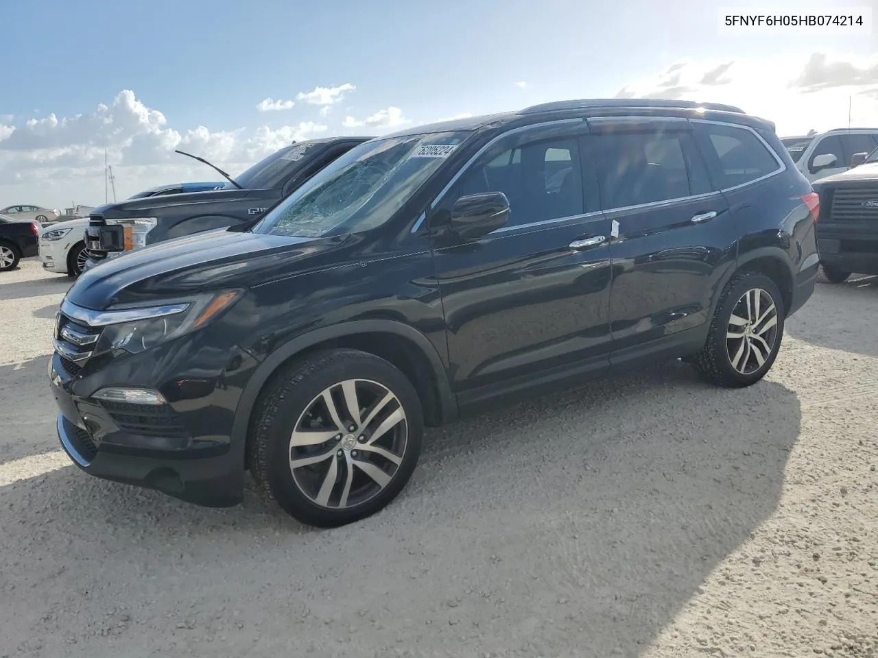 2017 Honda Pilot Elite VIN: 5FNYF6H05HB074214 Lot: 76205224